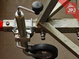 Support wheel, including a holder